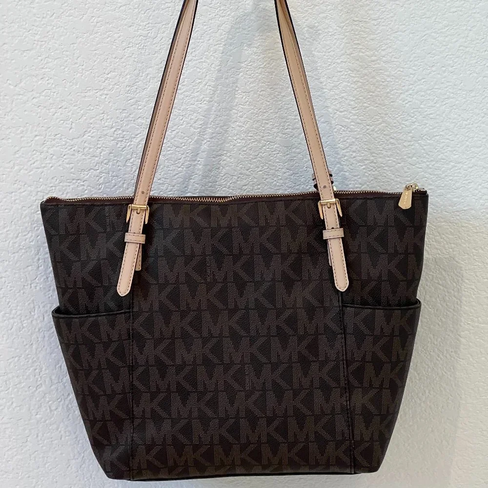 Michael Kors MK Signature and authentic  Shoulder Tote Bag - Picture 5 of 16